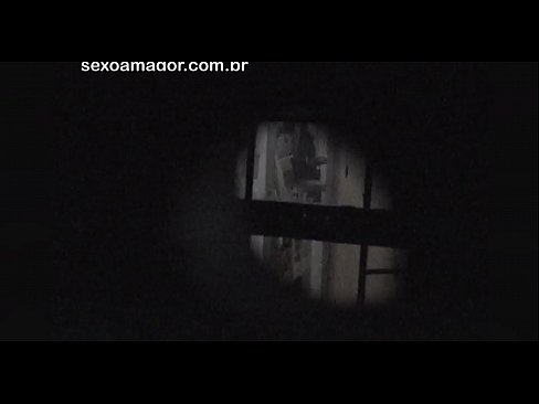 ❤️ Бландзінка таемна здымаецца на відэа з суседскага вуаерыста, схаванага за пустымі цэгламі ️ Рускае порна на be.onetubes.top ❌️